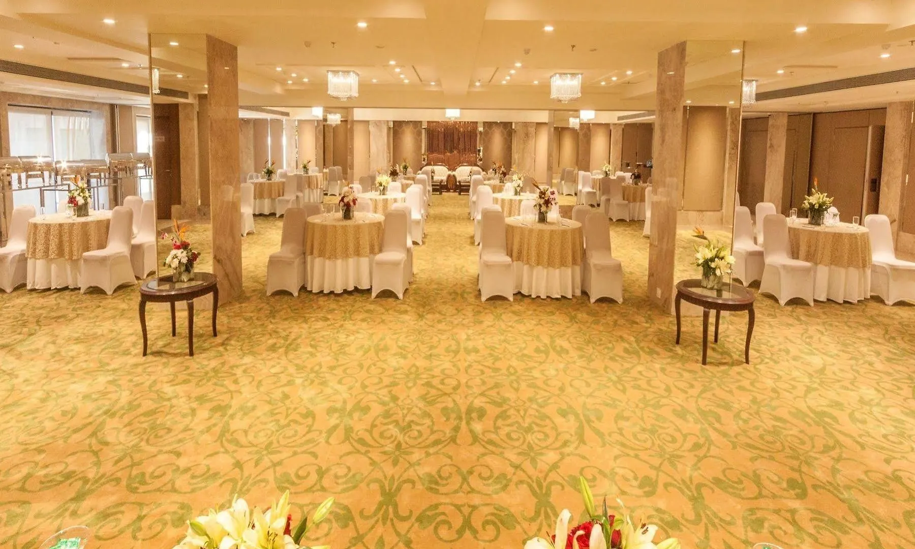 Otel Deventure Sarovar Portico Kapashera, New Delhi