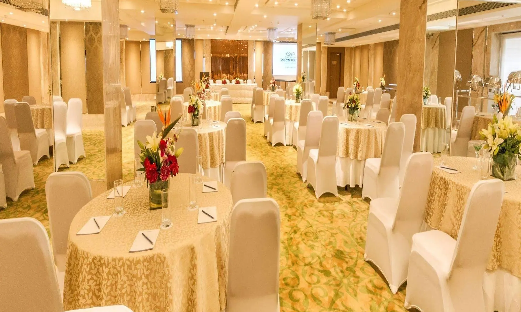 Deventure Sarovar Portico Kapashera, New Delhi Hindistan