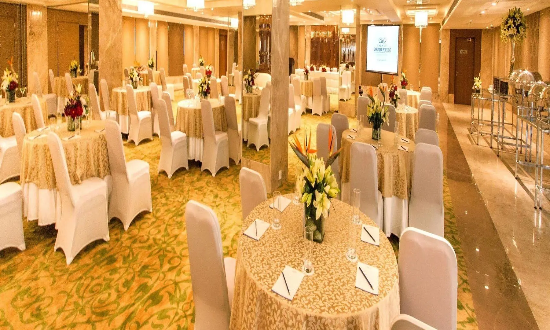 Deventure Sarovar Portico Kapashera, New Delhi Otel